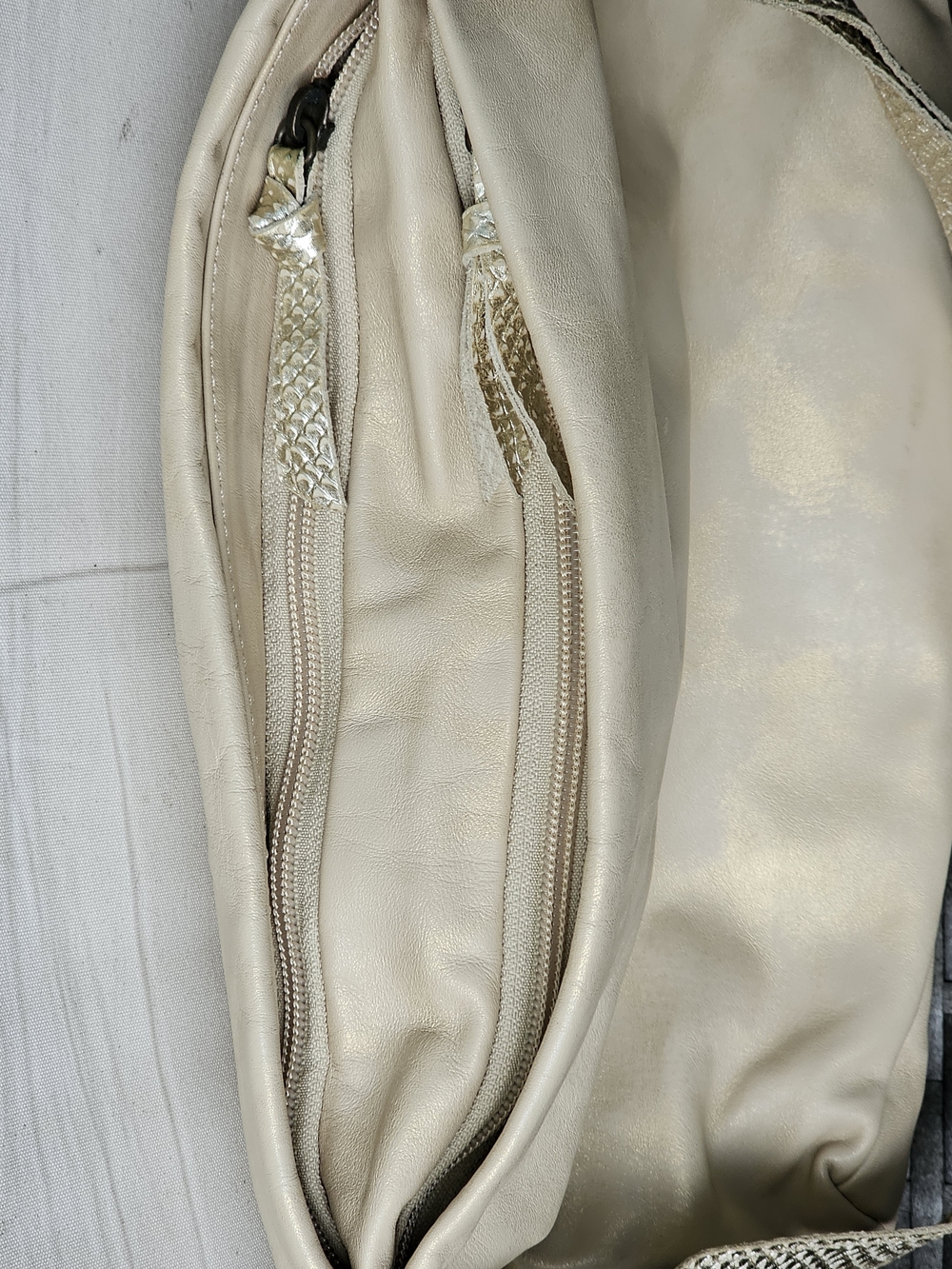 Real ITALIAN LEATHER Marco Buggiani GOLD Shimmer & Cream Vintage Bag - Picture 5 of 9